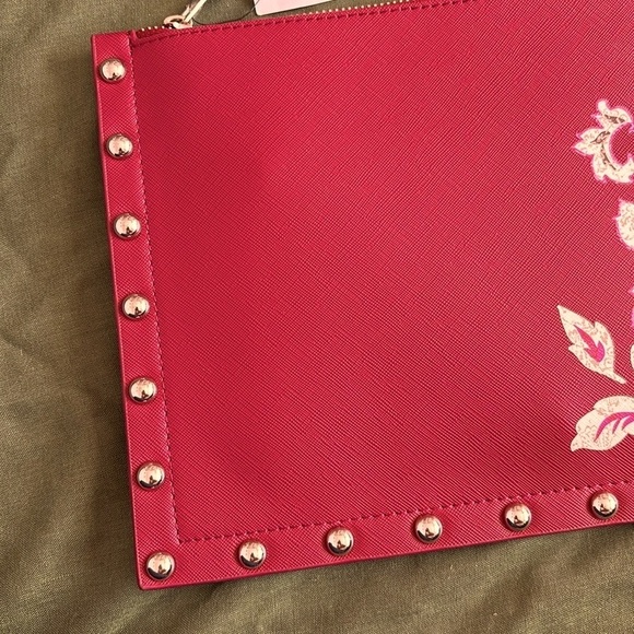 Brand New White House Black Market Maroon Studded Floral Large Wristlet Clutch - Picture 3 of 14